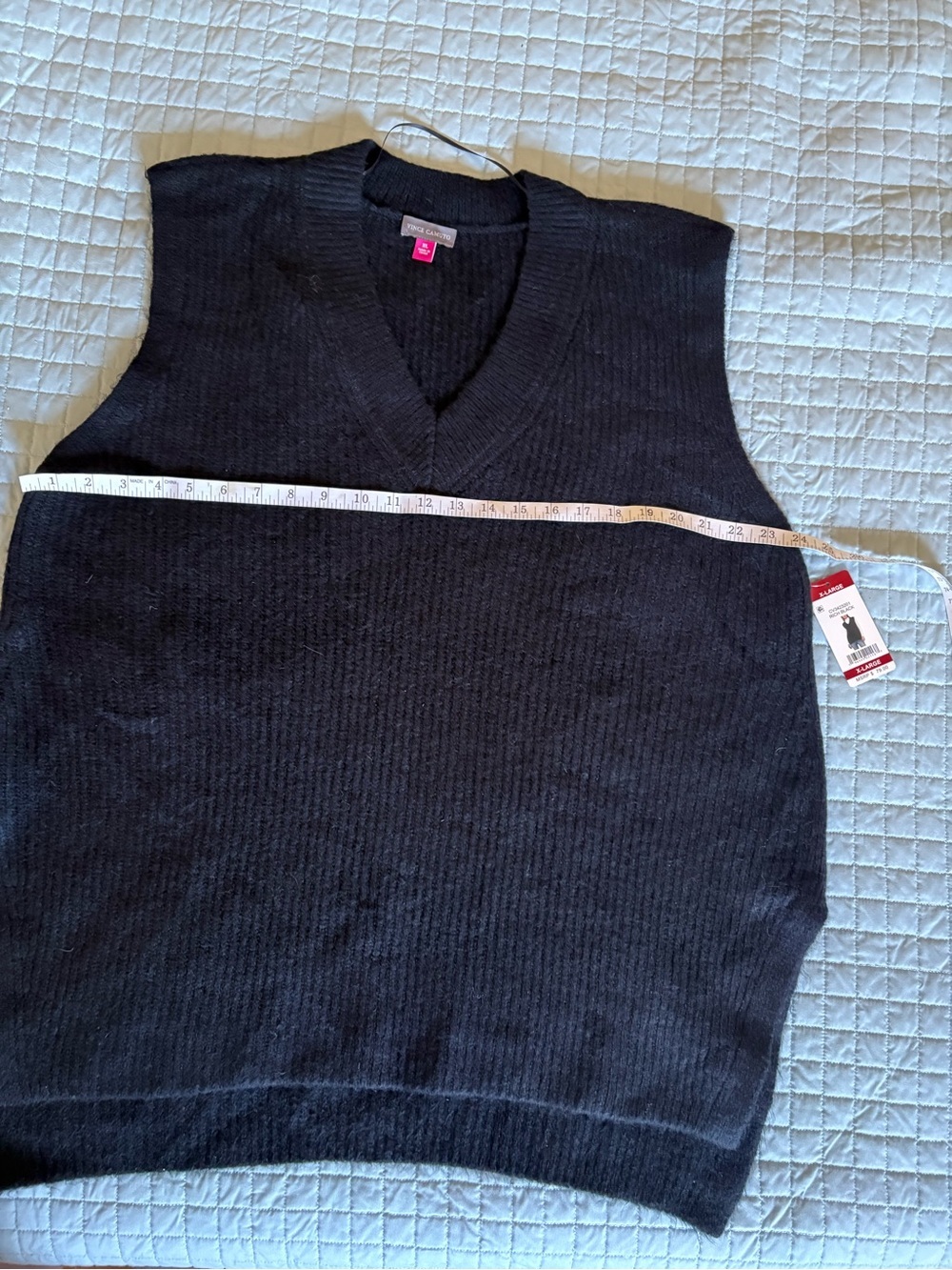 Vince Camuto Black V-Neck Sweater Vest. Runs Big - Picture 6 of 10
